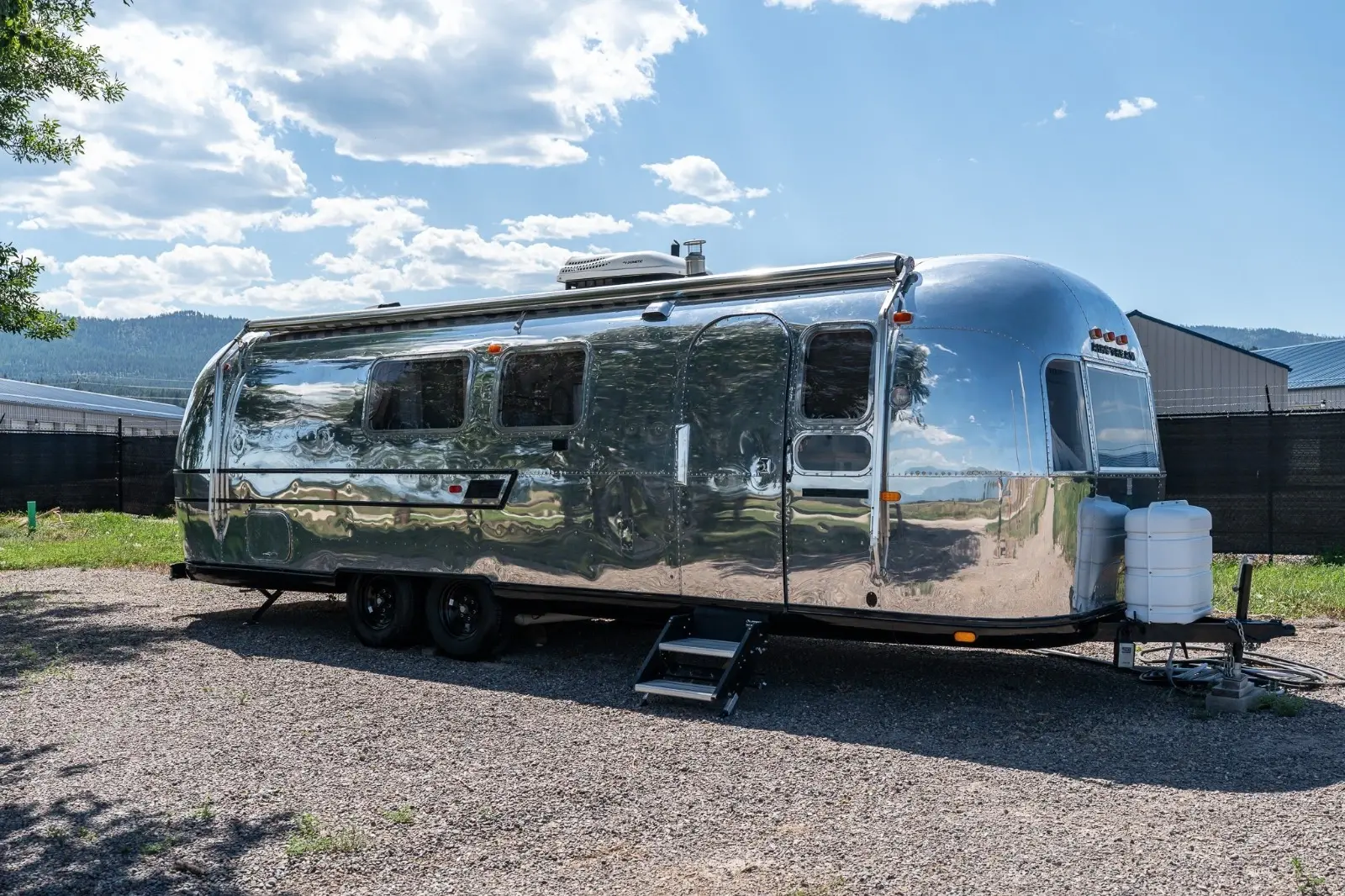 1969 Airstream International Land Yacht Ambassador