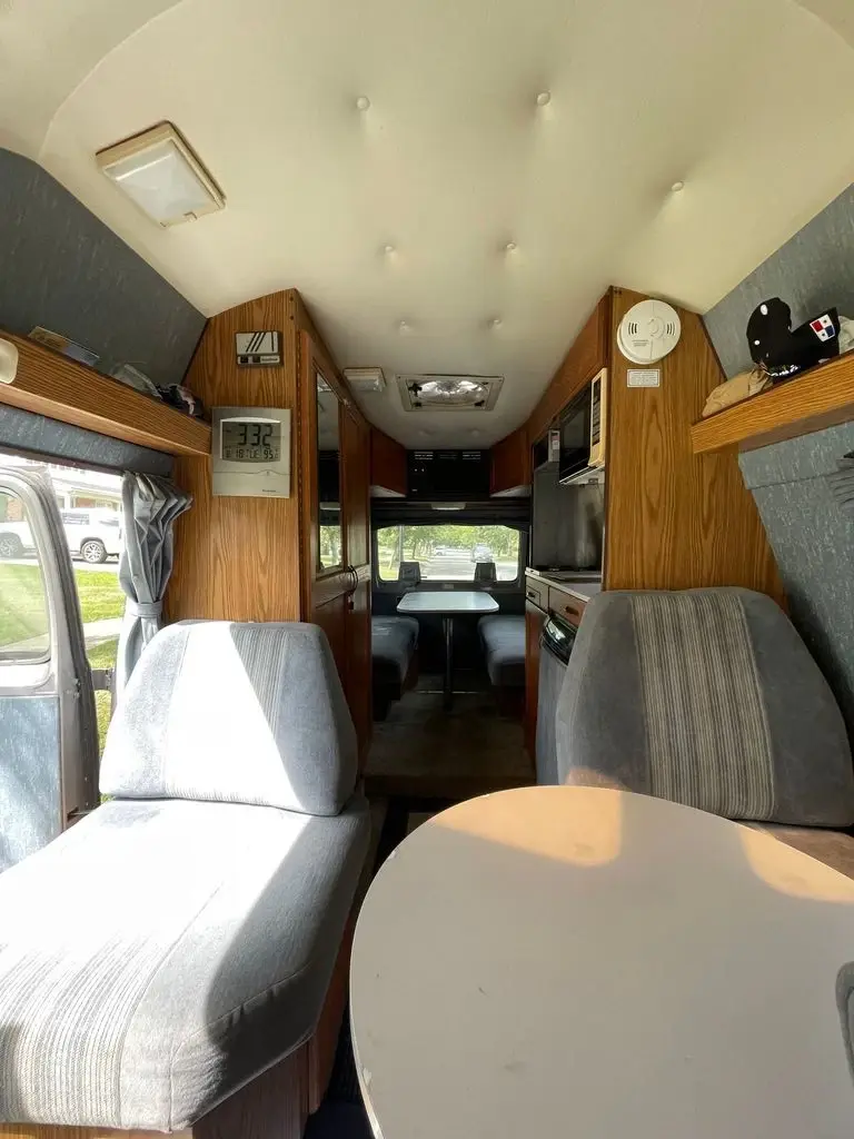 1989 Roadtrek Versatile 190 Class B Motorhome