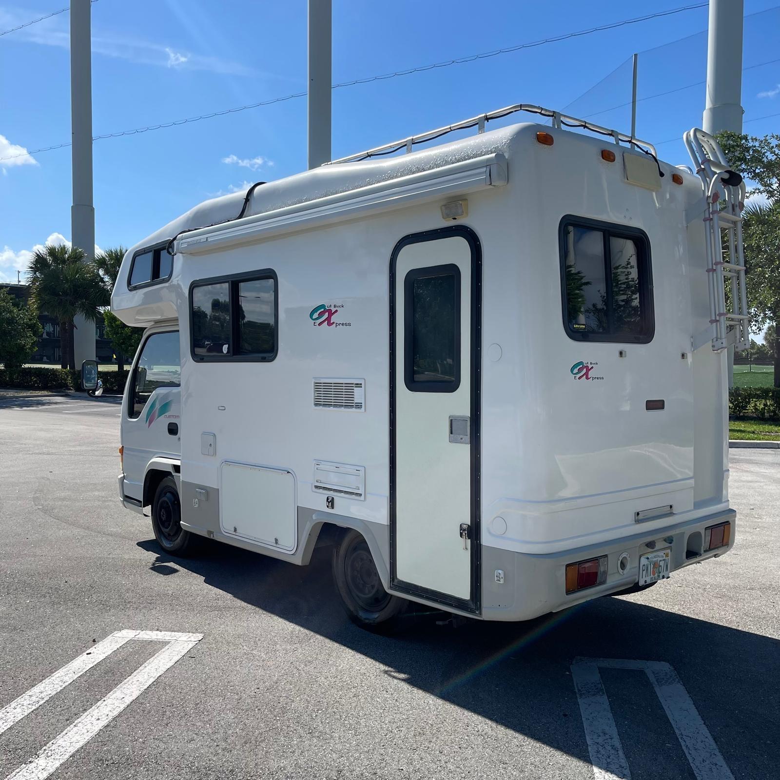 1997 White ISUZU ELF RV