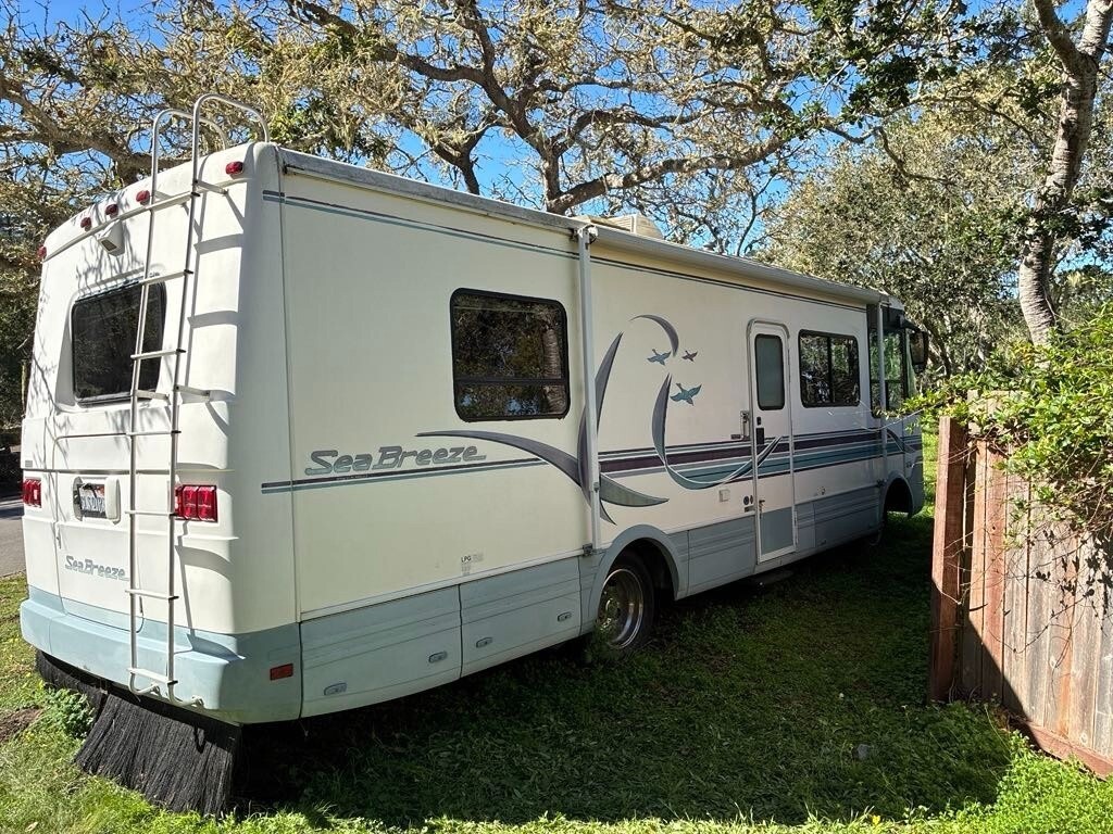 1998 National RV Sea Breeze Motorized Class A