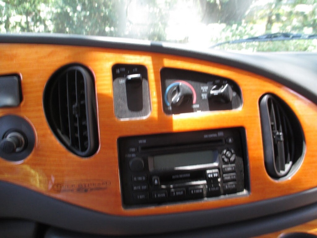 2001 Gulf Stream BT Cruiser Motorized Class C