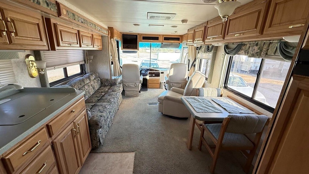 2001 Monaco Knight Motorized Class A