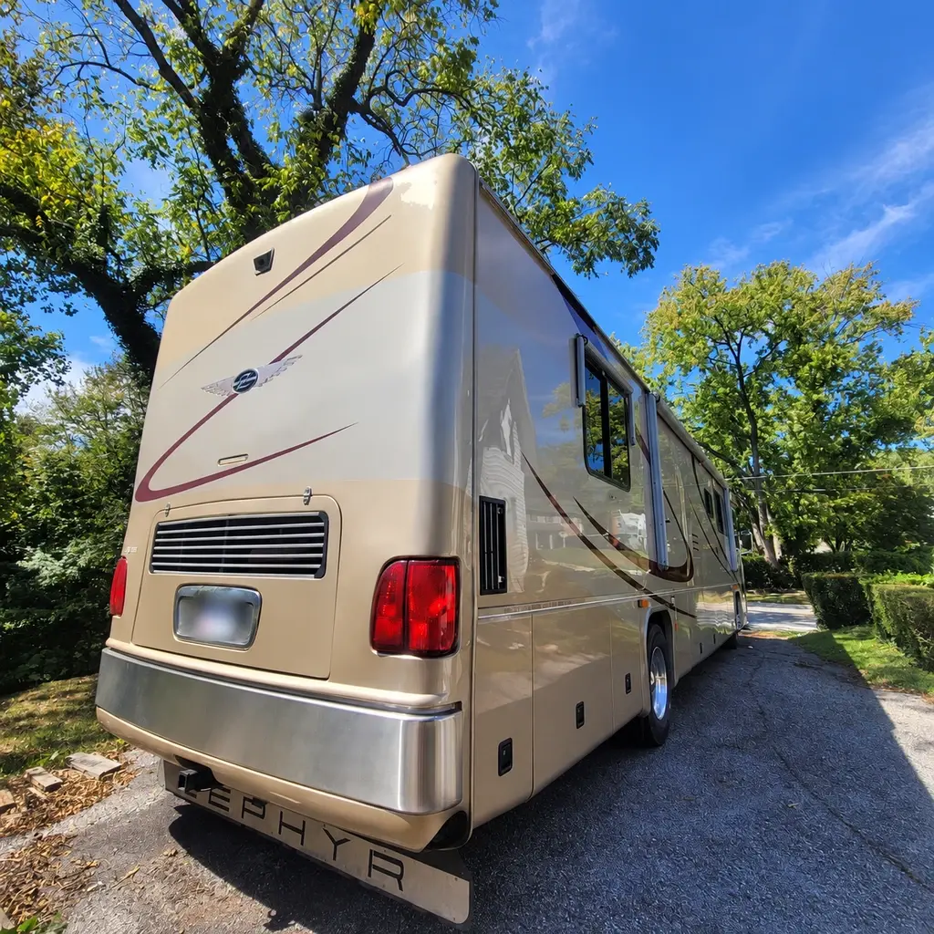 2002 Tiffin Motorhomes Zephyr Class A Motorhome