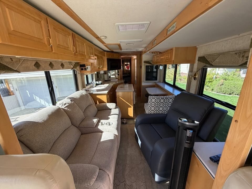 2003 Beaver Monterey Motorized Class A