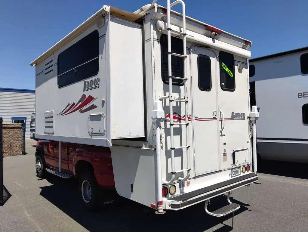 2005 Lance Lance Truck Camper
