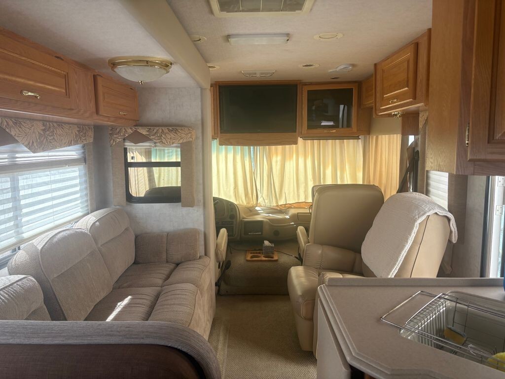 2005 National RV Sea Breeze Class A Motorhome