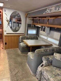 2005 Winnebago Adventurer Motorized Class A
