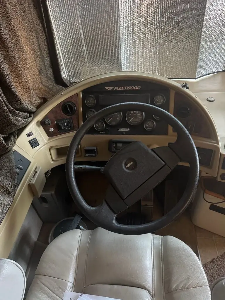 2006 Fleetwood Expedition Class A Motorhome