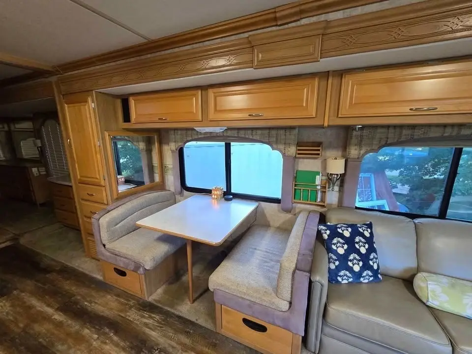 2007 Fleetwood Bounder Motorized Class A