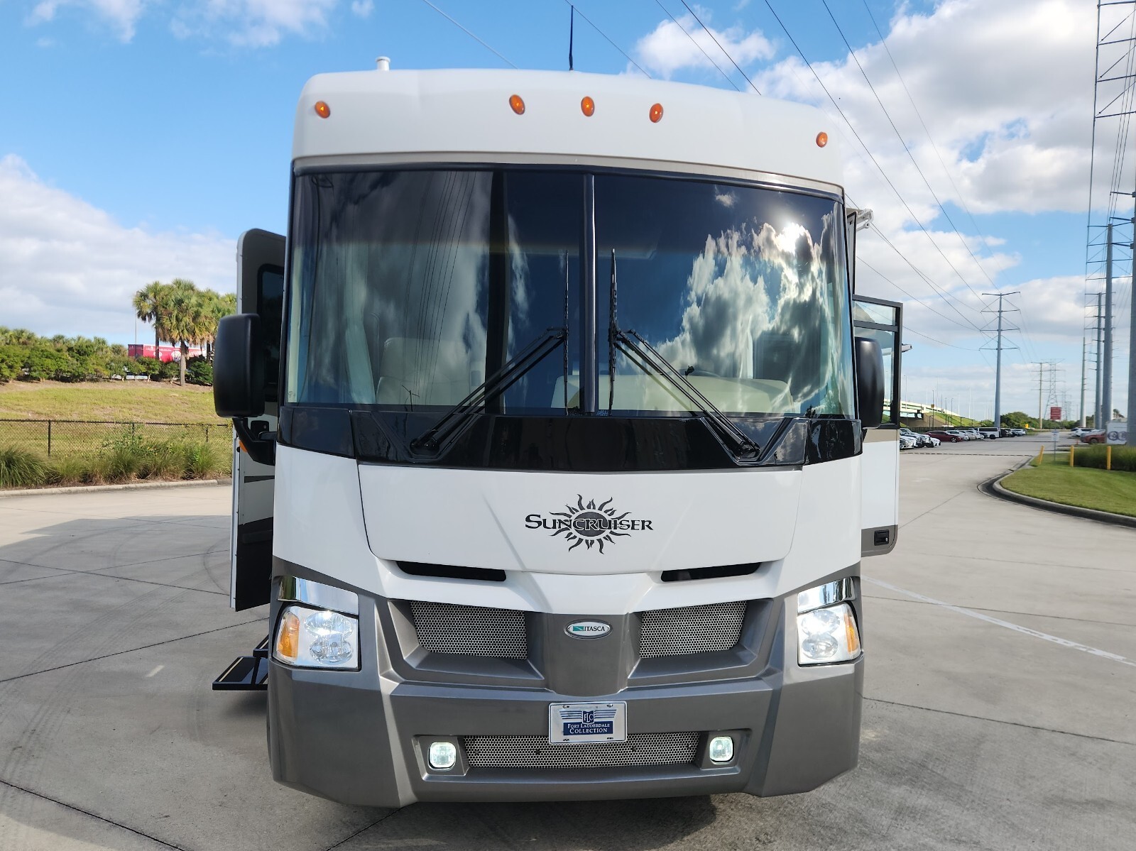 2007 Winnebago 35 A