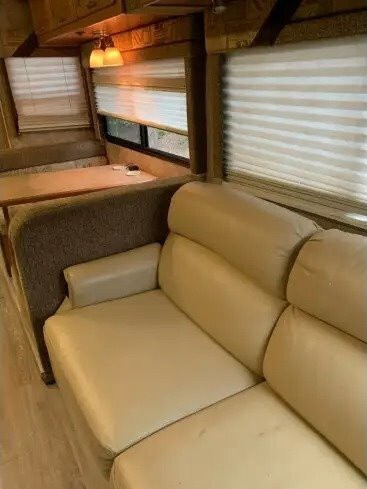 2007 Winnebago Voyage Motorized Class A