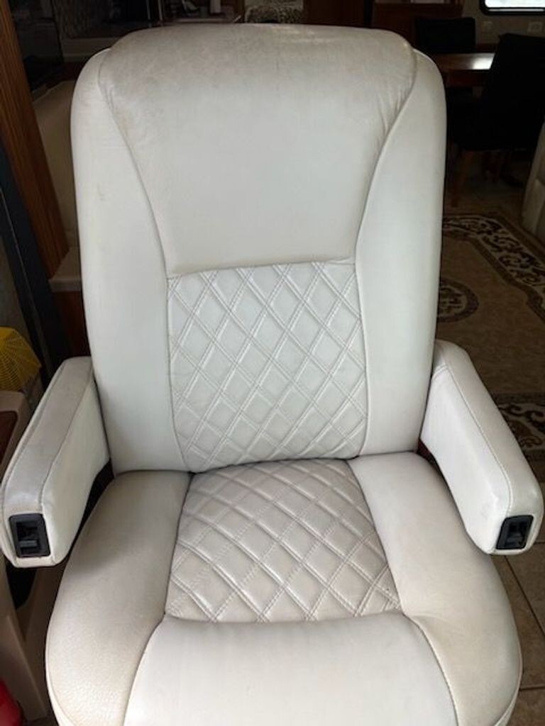 2008 Newmar Dutch Star Class A Motorhome