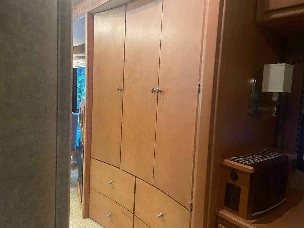 2008 Winnebago Journey Motorized Class A