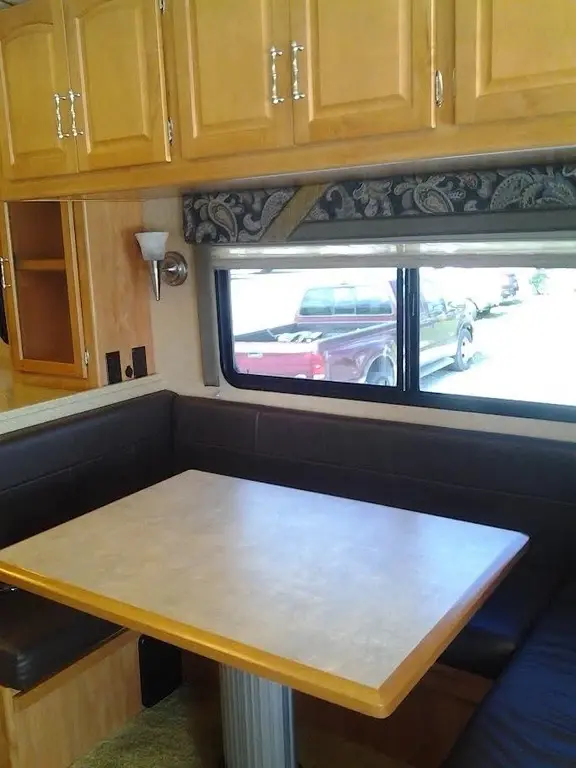 2008 Winnebago Voyage Motorized Class A