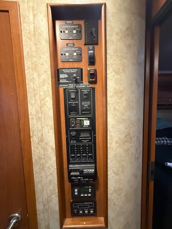 2009 Winnebago Journey Motorized Class A