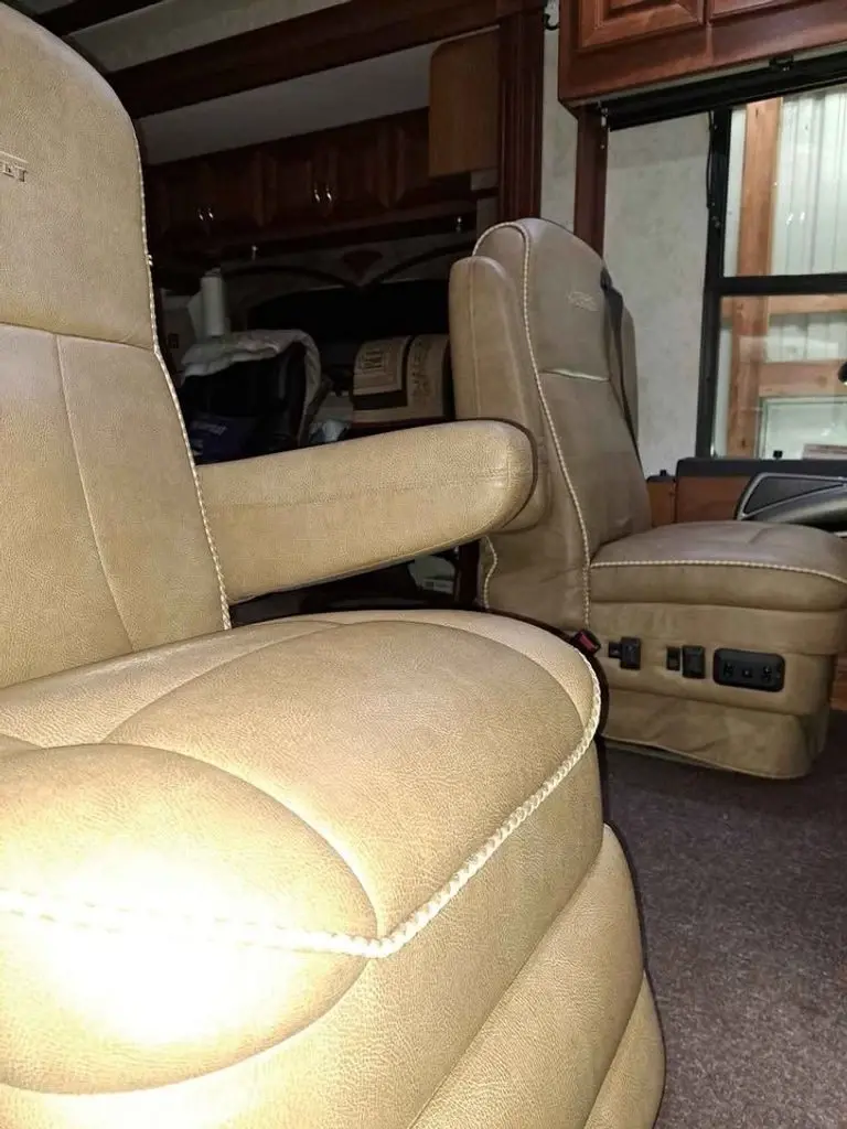 2010 American Coach American Tradition Class A Motorhome