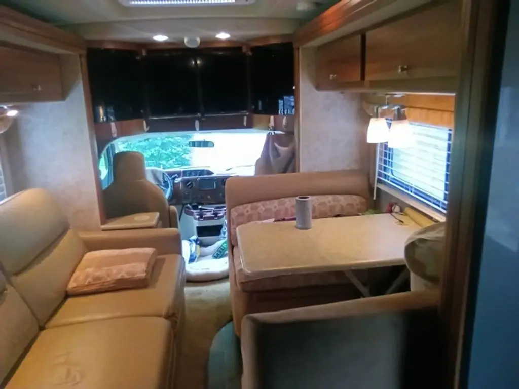 2010 Itasca Cambria Class C Motorhome