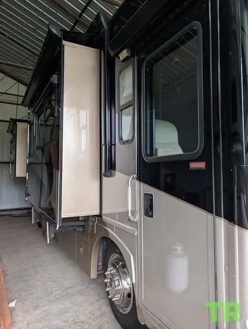 2010 Itasca Meridian V Class Motorized Class A