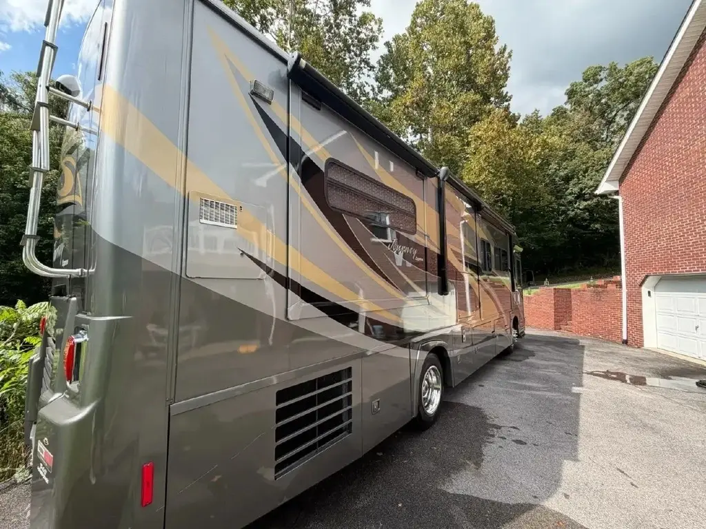 2010 Winnebago Journey Express Motorized Class A