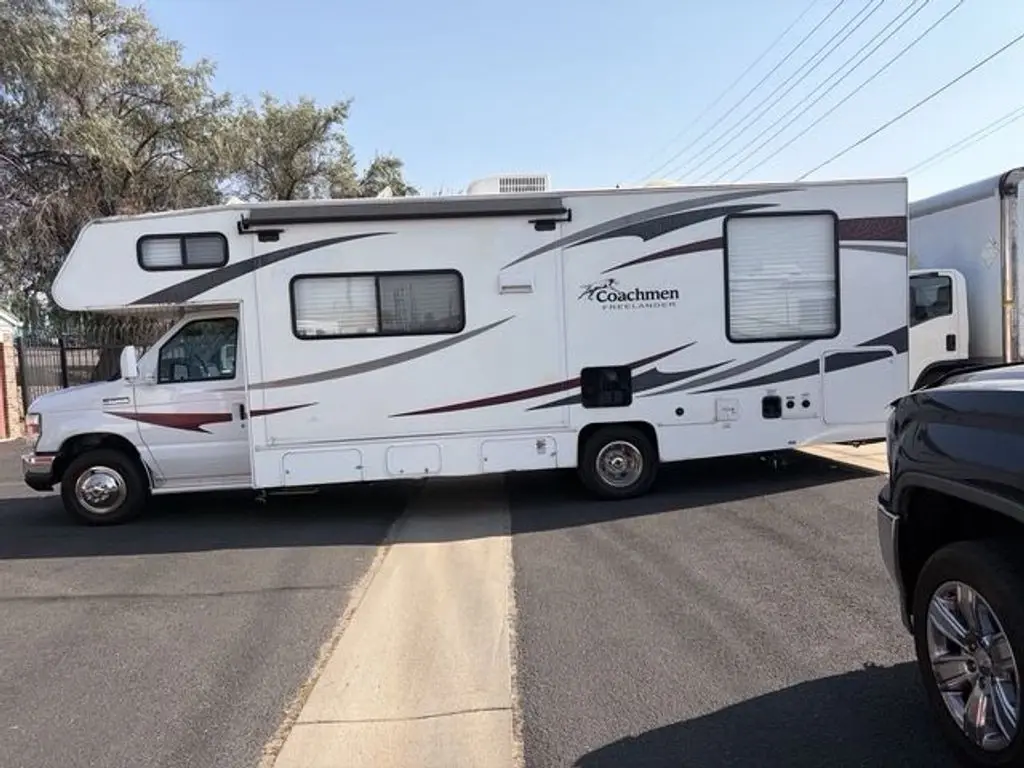 2012 Coachmen Freelander Class C Motorhome