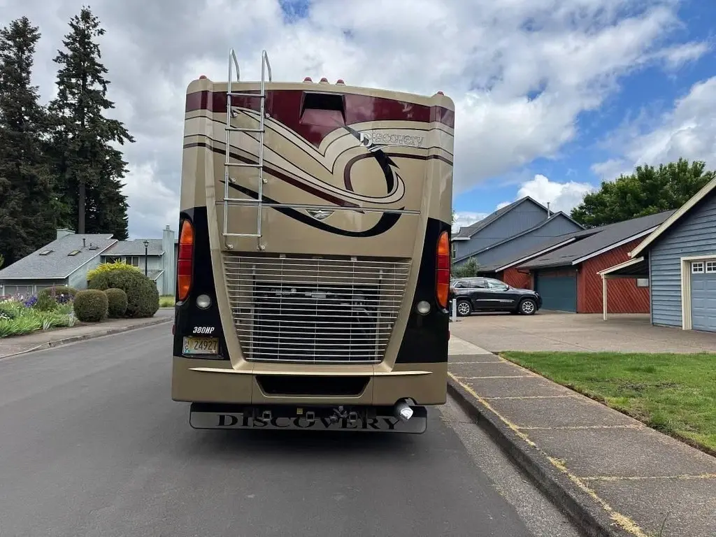 2012 Fleetwood Discovery Motorized Class A