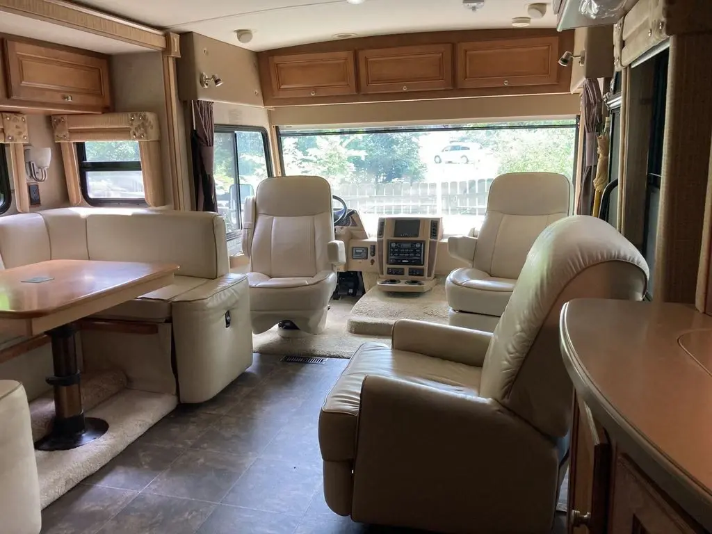 2013 Itasca Sunova Class A Motorhome