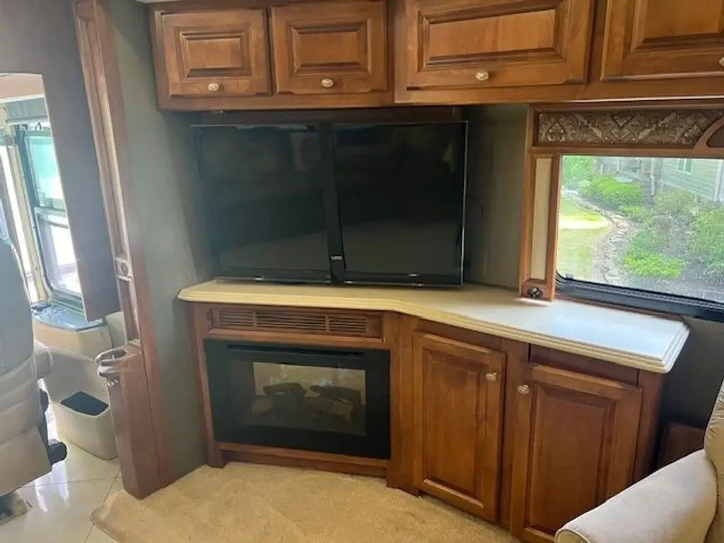 2013 Tiffin Motorhomes Phaeton Motorized Class A