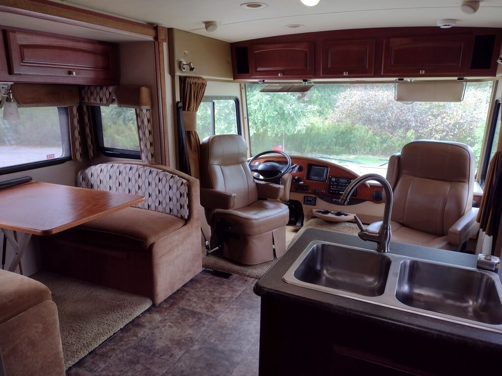 2013 Winnebago Vista Class A Motorhome