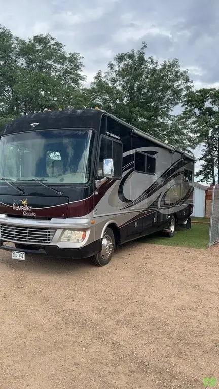 2014 Fleetwood Bounder Motorized Class A
