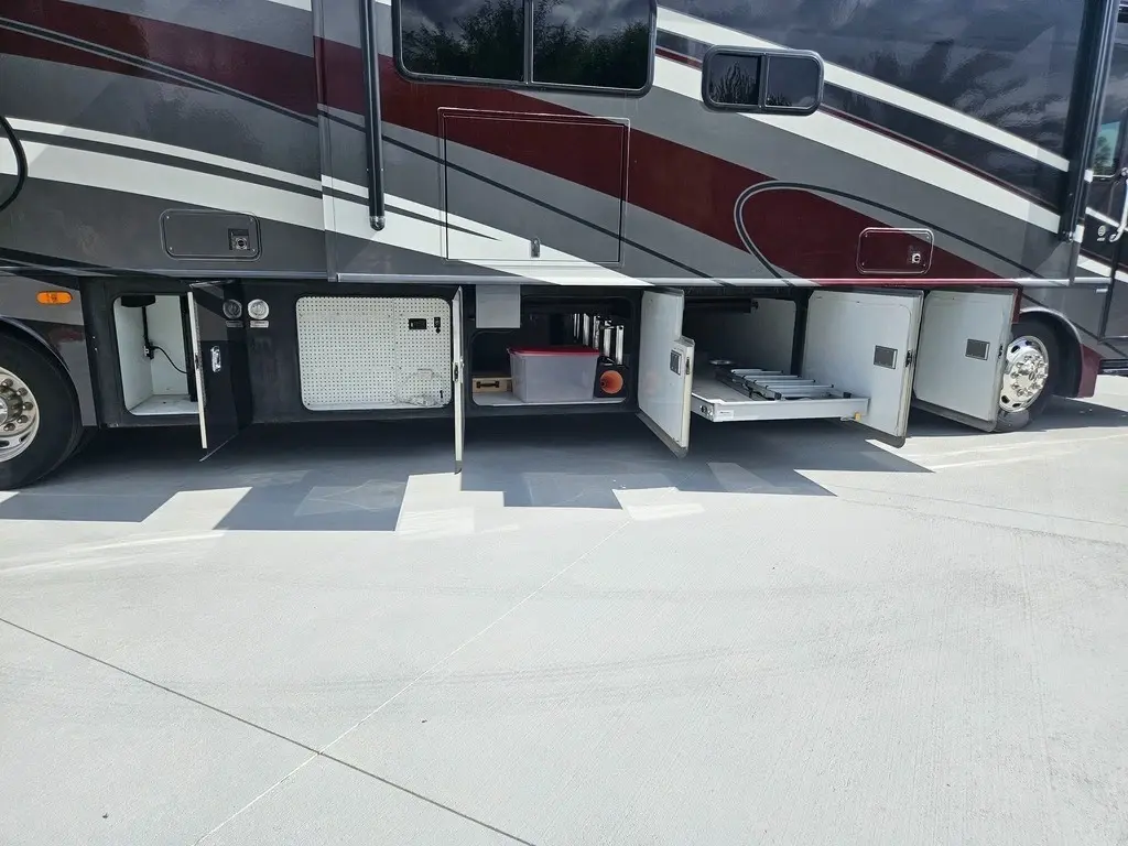 2014 Fleetwood Expedition Motorized Class A