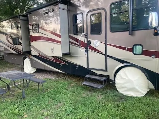 2014 Tiffin Motorhomes Allegro Motorized Class A