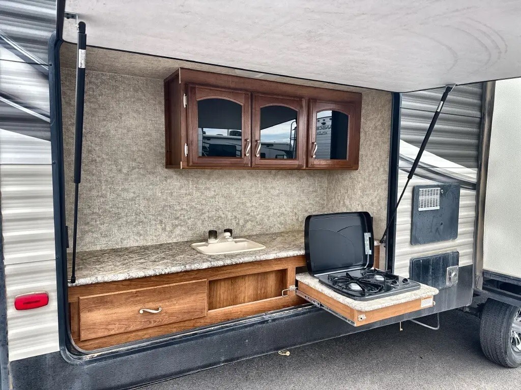 2015 PRIME TIME Freedom Express Ultra-Lite Travel Trailer