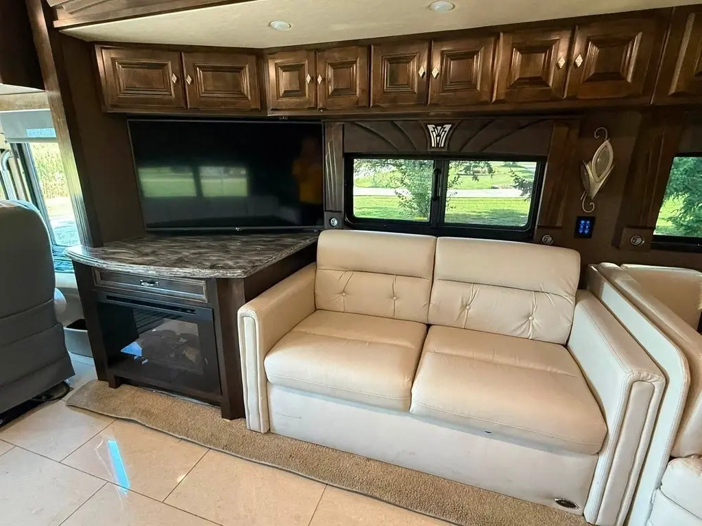 2016 Tiffin Motorhomes Phaeton Motorized Class A