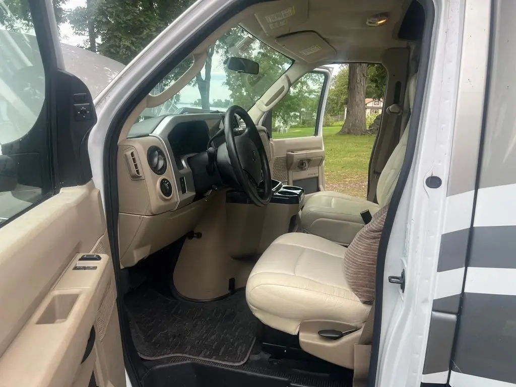 2016 Winnebago Itasca Cambria Class C Motorhome