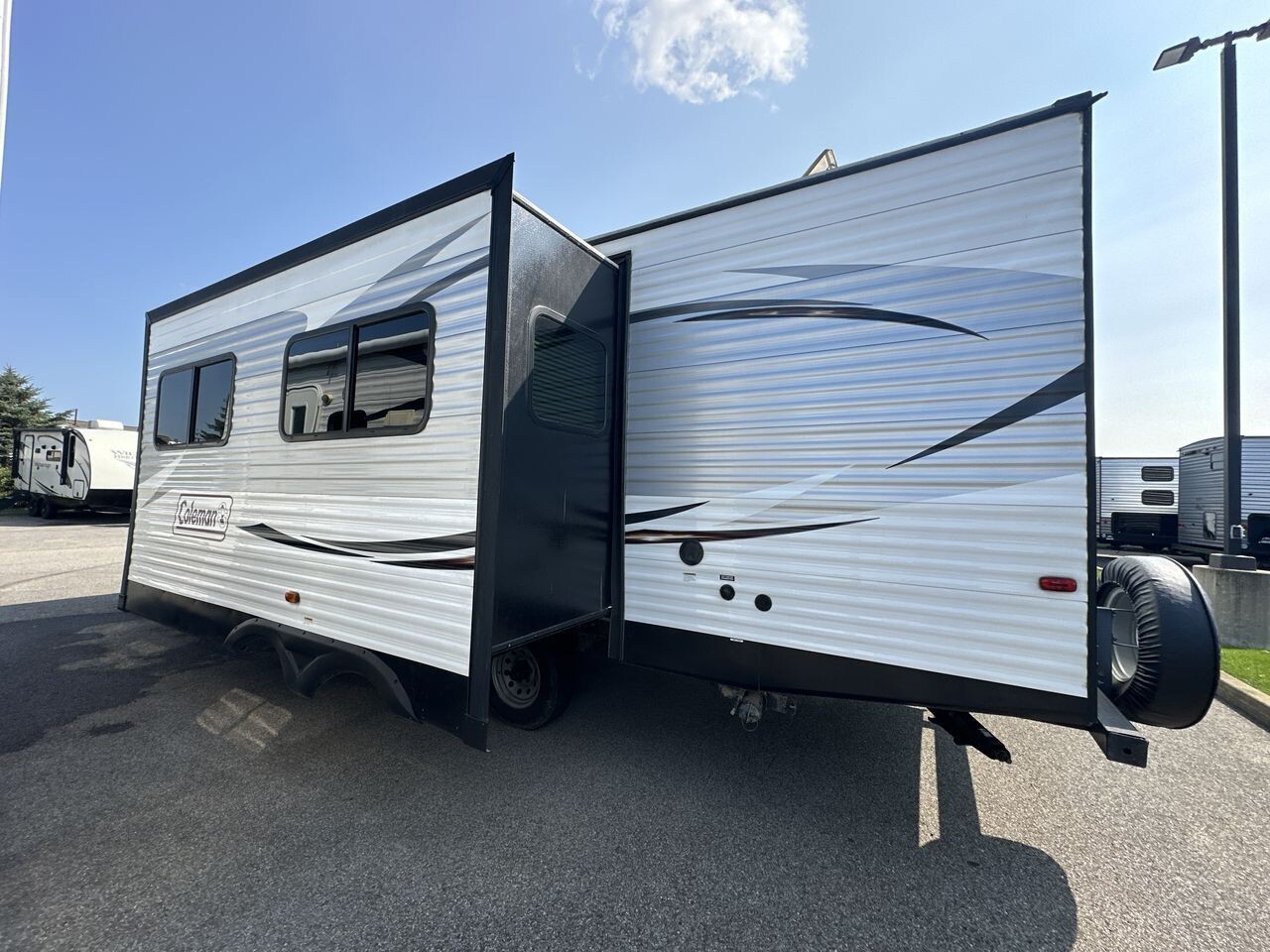 2017 Dutchmen COLEMAN LANTERN SERIES