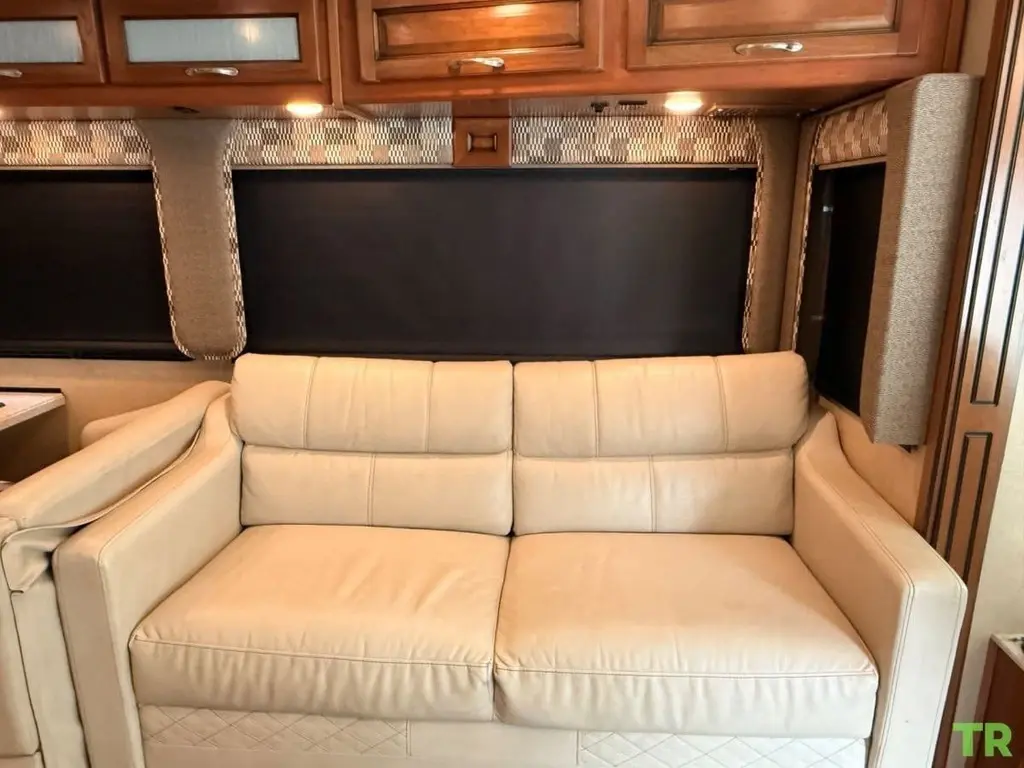 2017 Fleetwood Bounder Motorized Class A