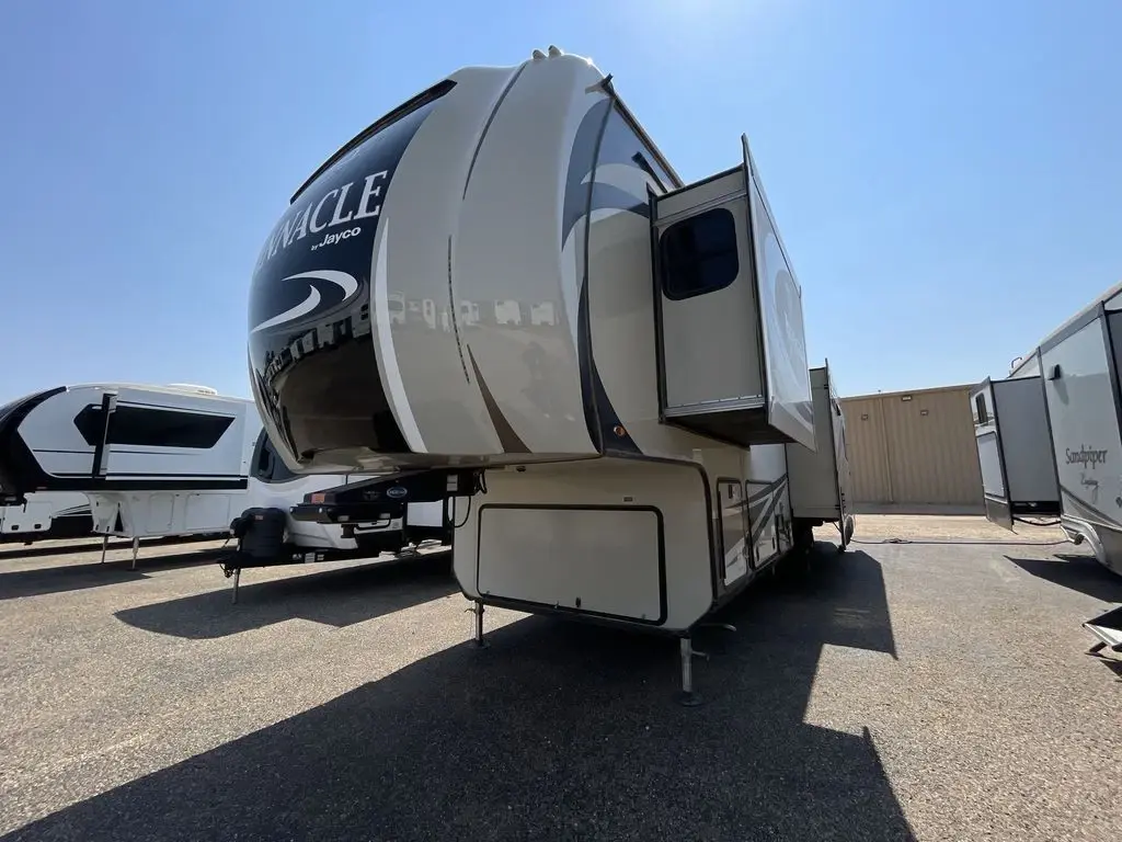2017 Jayco Pinnacle