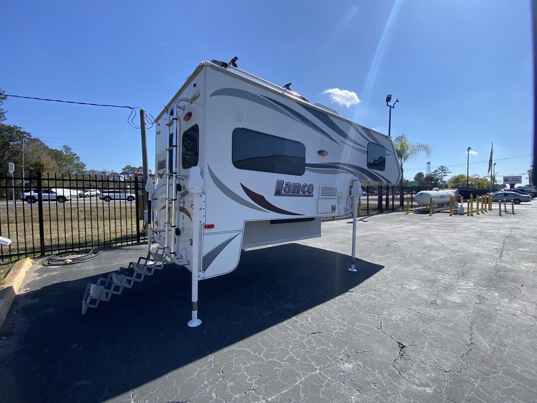 2017 Lance Lance Truck Camper