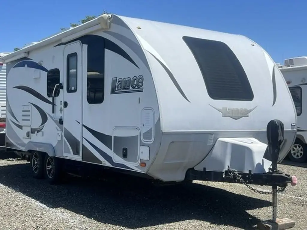 2017 Lance Travel Trailer Travel Trailer