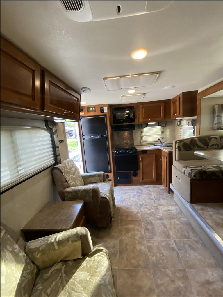 2017 Lance Travel Trailer Travel Trailer
