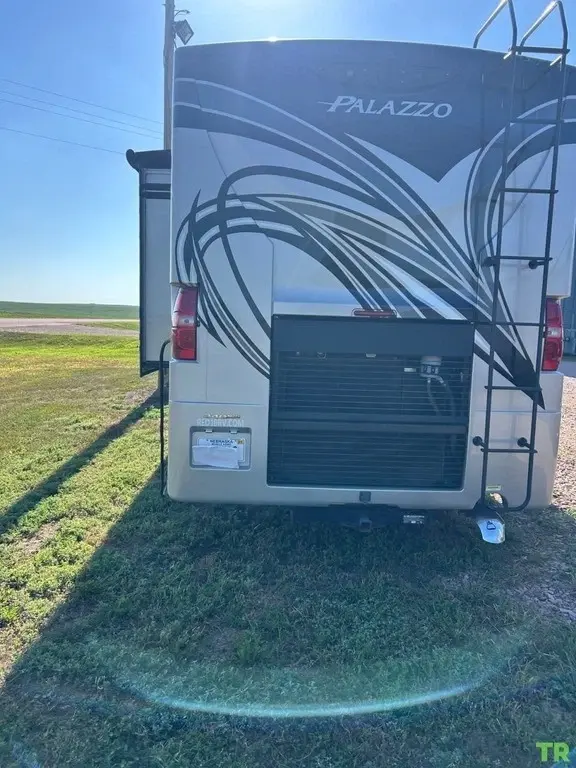 2017 Thor Motor Coach Palazzo Motorized Class A