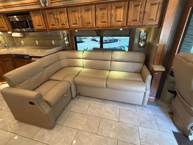 2017 Tiffin Motorhomes Phaeton Motorized Class A