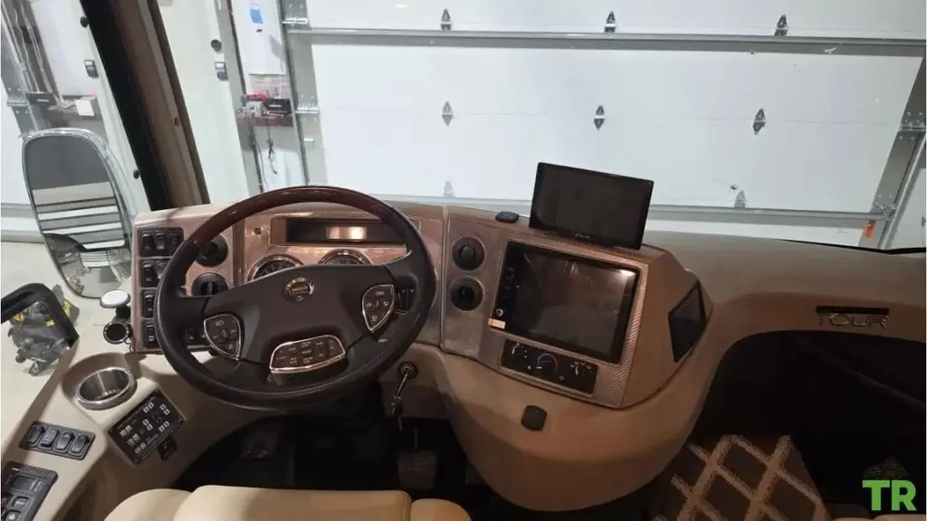 2017 Winnebago Grand Tour Motorized Class A
