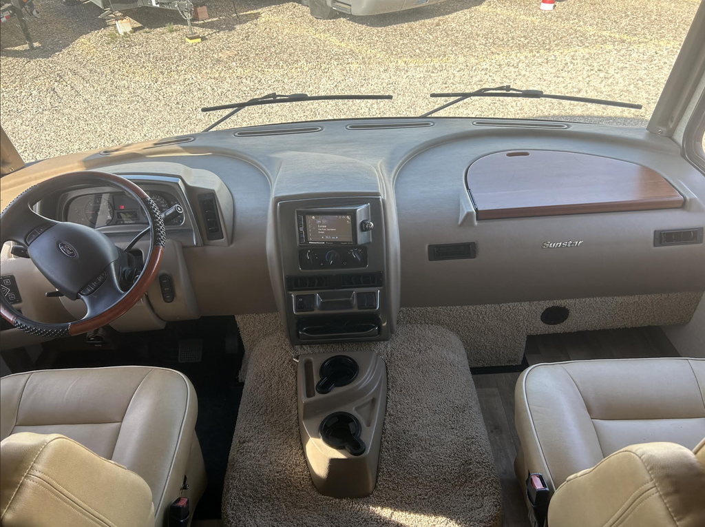 2017 Winnebago Sunstar Class A Motorhome