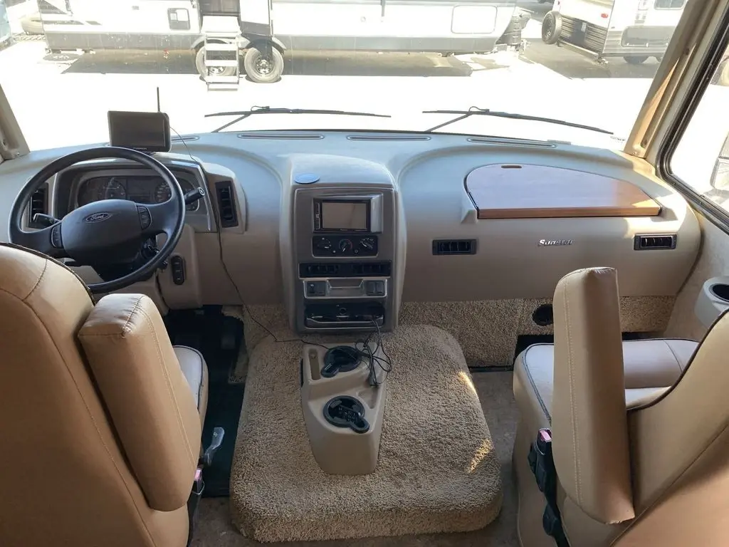 2017 Winnebago Sunstar