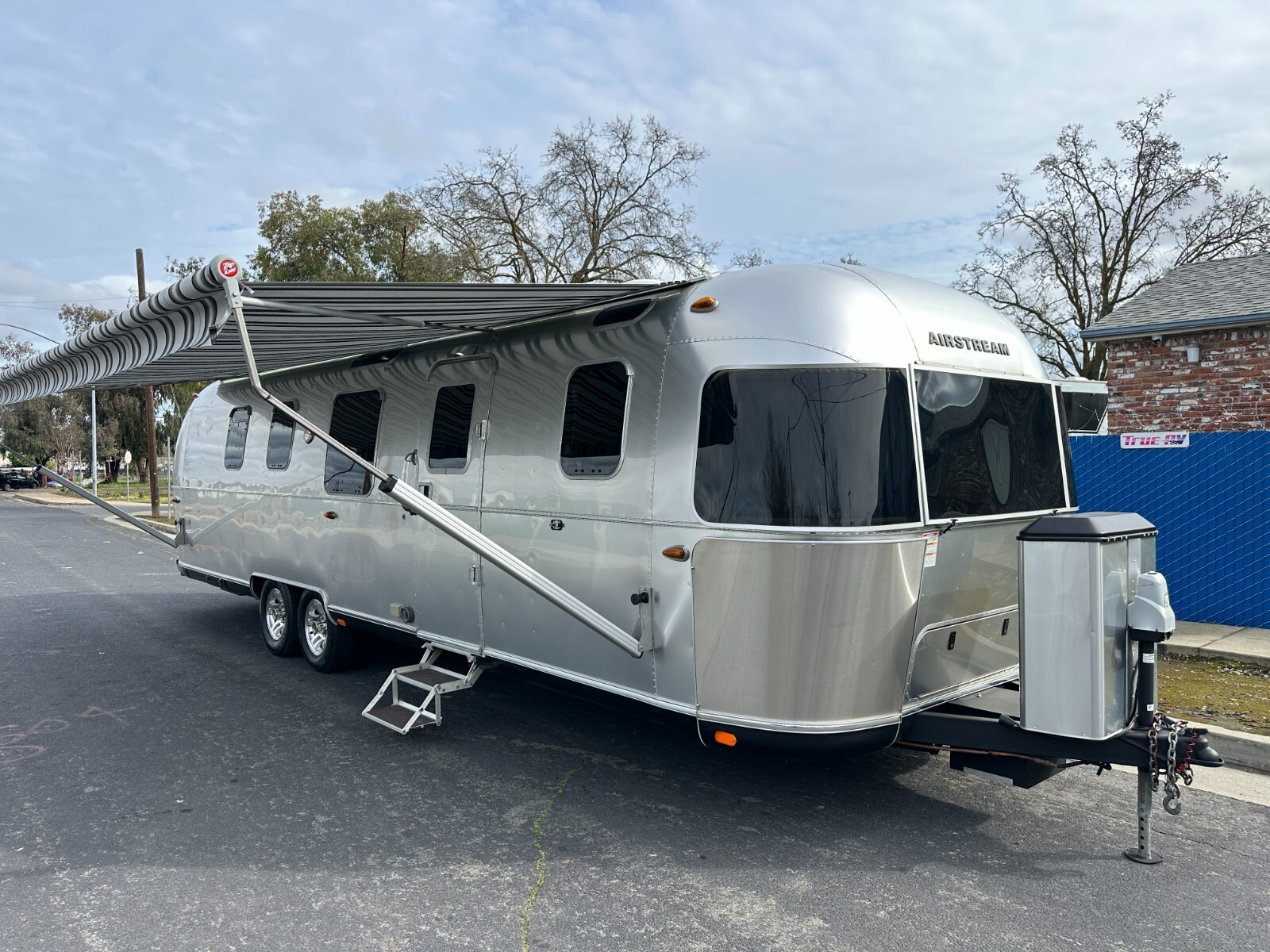 2018 Airstream Classic 33FB