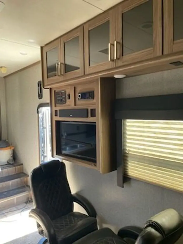 2018 Dutchmen Endurance Toy Hauler