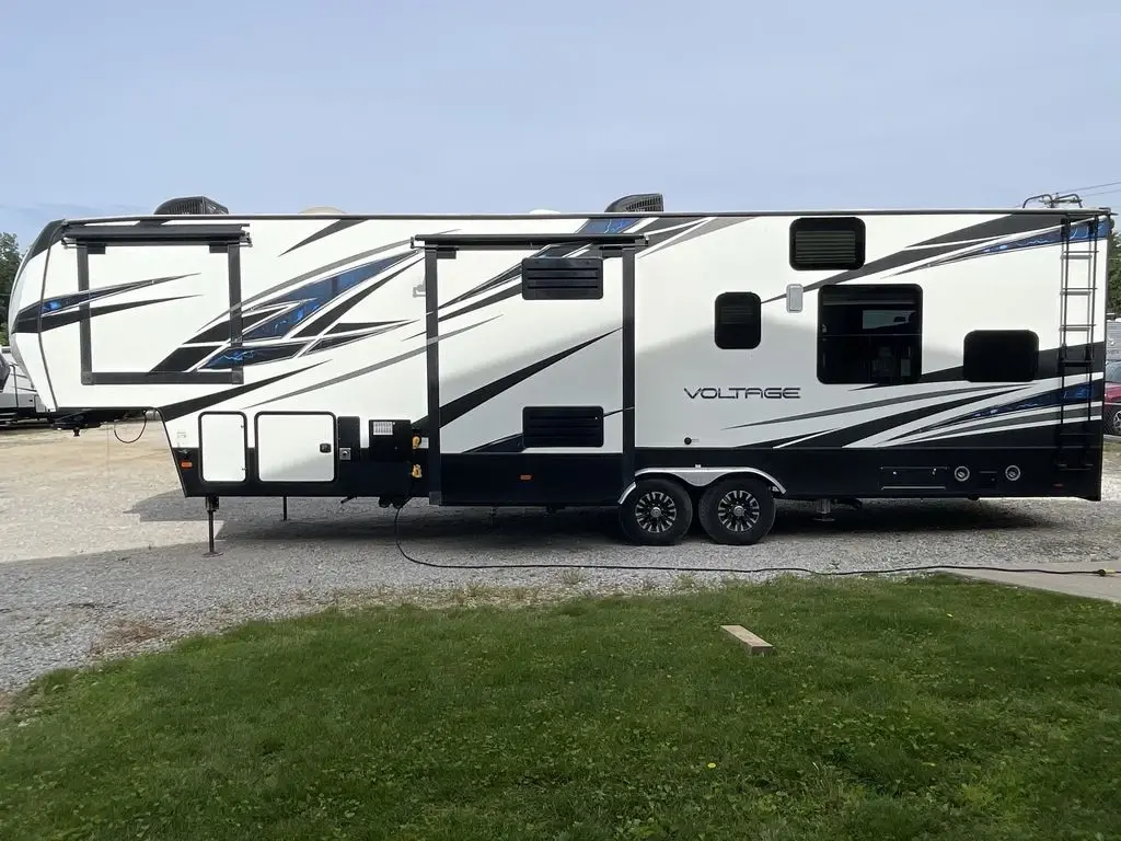 2018 Dutchmen Voltage V-Series