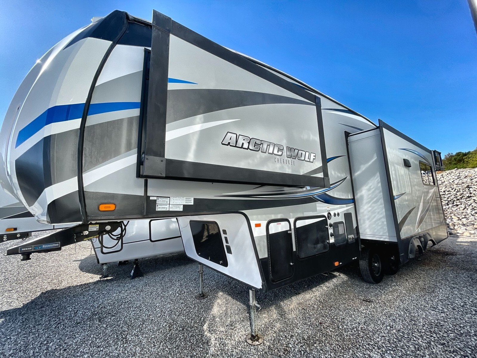 2018 Forest River Cherokee Arctic Wolf