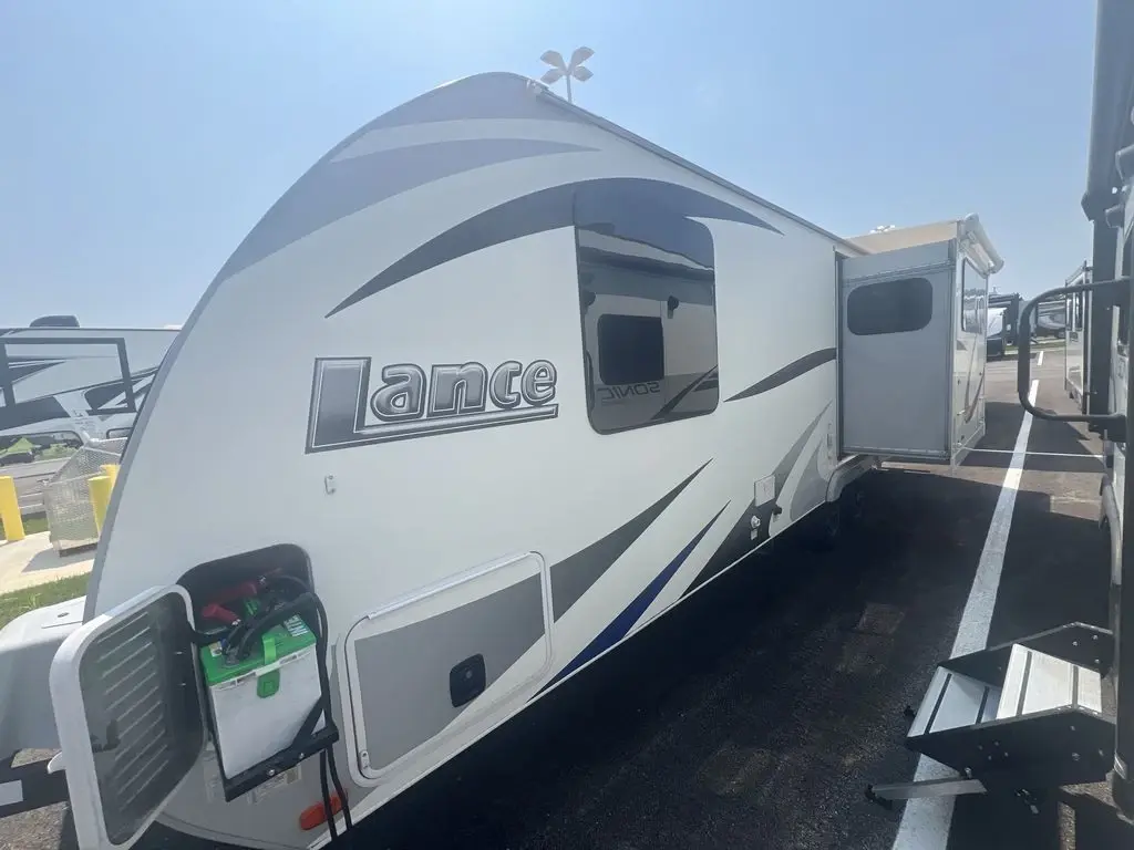 2018 Lance Lance Travel Trailer